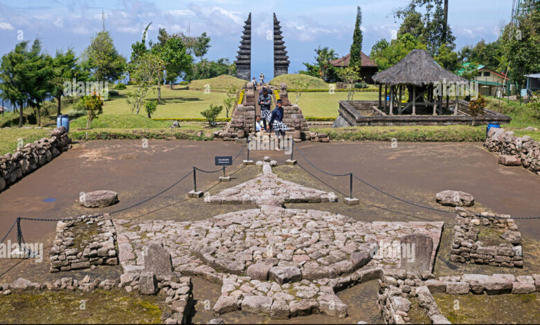 Gunung Lawu Masih Aktif, Di Baliknya Ada Candi, Warung Tertinggi, Dan Tradisi Sakral