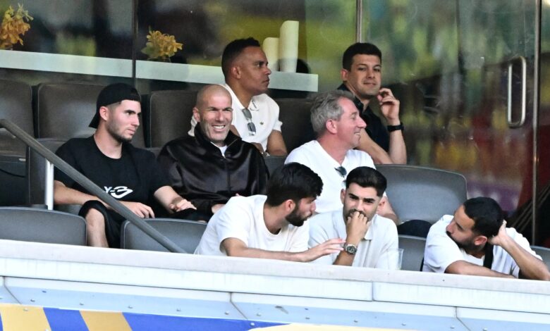 Kehadiran Zidane di Sisi Timnas Aljazair Picu Tanda Tanya Usai Kekalahan dari Argentina