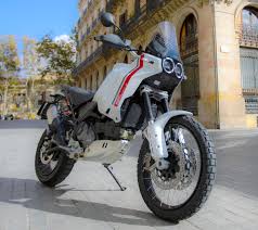 DesertX V2 Naik Kelas, Ducati Bongkar Ulang Adventure Ini dari Rangka ke Mesin