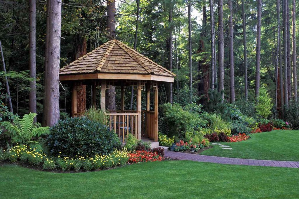7 Gazebo Kecil yang Bikin Rumah Sederhana Terlihat Lebih Mahal