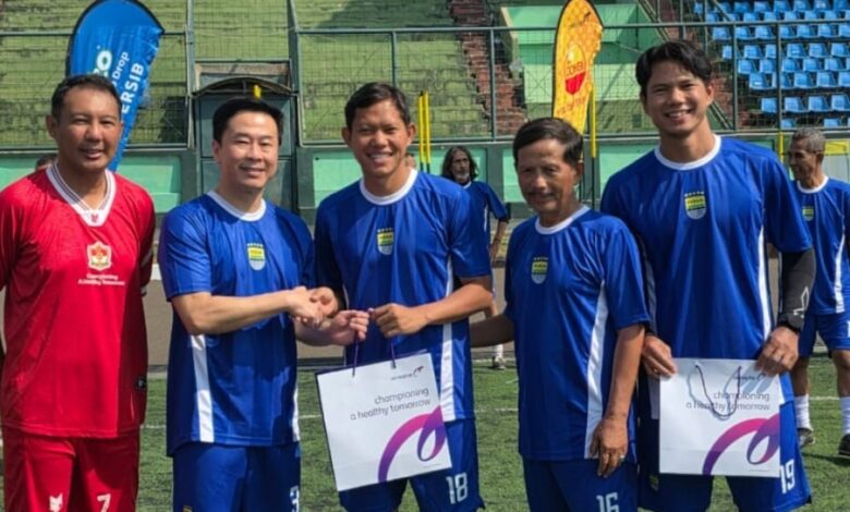 Adam Alis Satu Lapangan dengan Ajat Sudrajat, Reuni Persib yang Jarang Terlihat