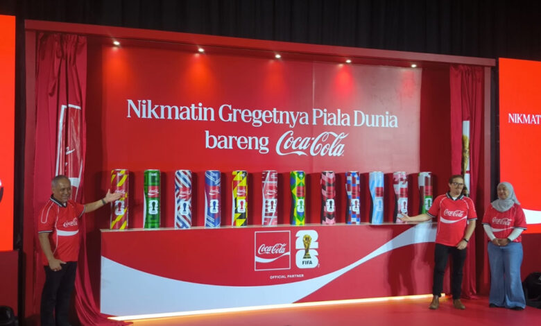 Coca-Cola Ubah KRL Jadi Ruang Piala Dunia, Kaleng Edisi Khusus hingga Lagu Lokal
