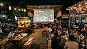4 Langkah Sederhana Bikin Ruang TV Nyaman untuk Nobar Bola di Rumah