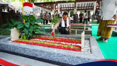 Kapolri Ziarah ke Makam Gus Dur, Pesan Reformasi Polri Kembali Ditegaskan