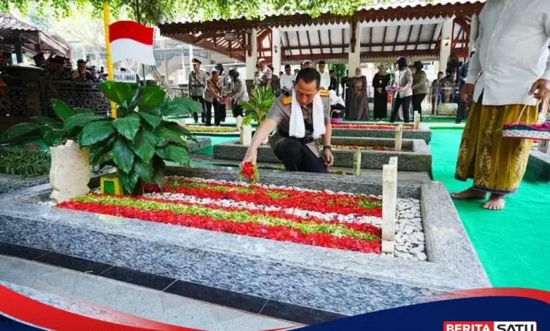 Kapolri Ziarah ke Makam Gus Dur, Pesan Reformasi Polri Kembali Ditegaskan
