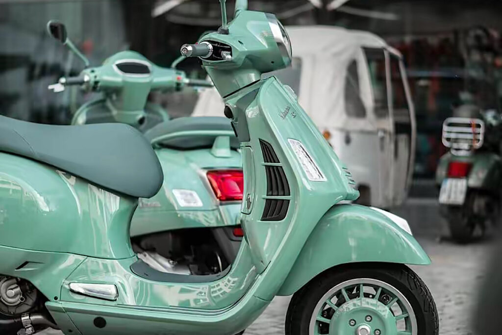 Vespa GTS 250 Edisi 80 Tahun Hadir dengan Nuansa Klasik, Harga Tembus Rp100 Jutaan