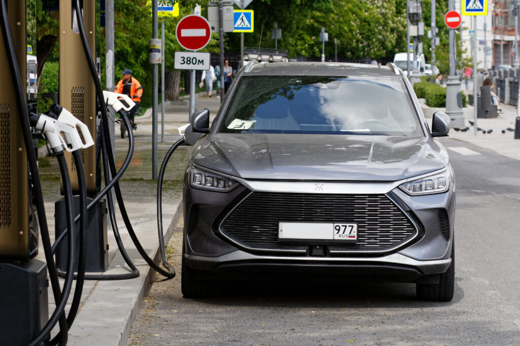 BYD Minta PHEV Diperlakukan Seperti EV, Insentif Jadi Penentu Adopsi