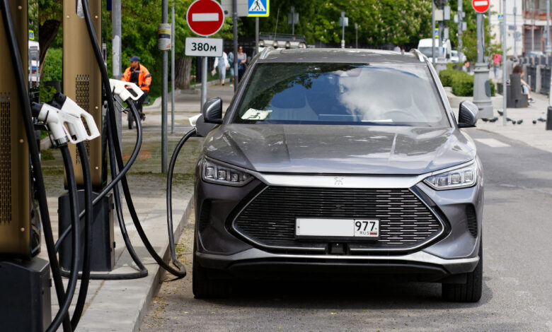 BYD Minta PHEV Diperlakukan Seperti EV, Insentif Jadi Penentu Adopsi