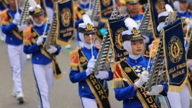 Parade Military Drumband di Madiun Pikat Ribuan Warga, 9 Tim SMA Saling Unjuk Disiplin