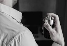 5 Kesalahan Pakai Parfum yang Diam-Diam Bikin Wanginya Cepat Hilang
