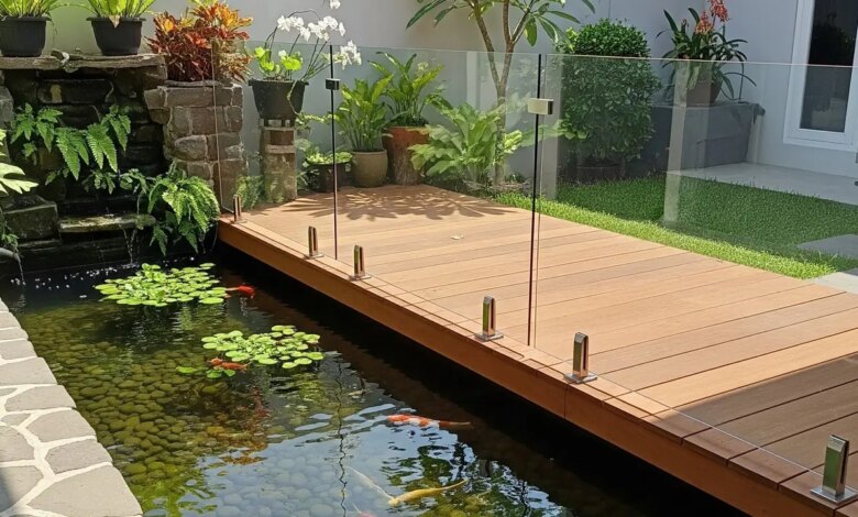 9 Desain Kolam Ikan Berpagar Kaca yang Tetap Cantik dan Lebih Aman untuk Anak