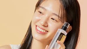 4 Toner dan Essence Snail Mucin Ini Bikin Kulit Lebih Kenyal dan Glowing