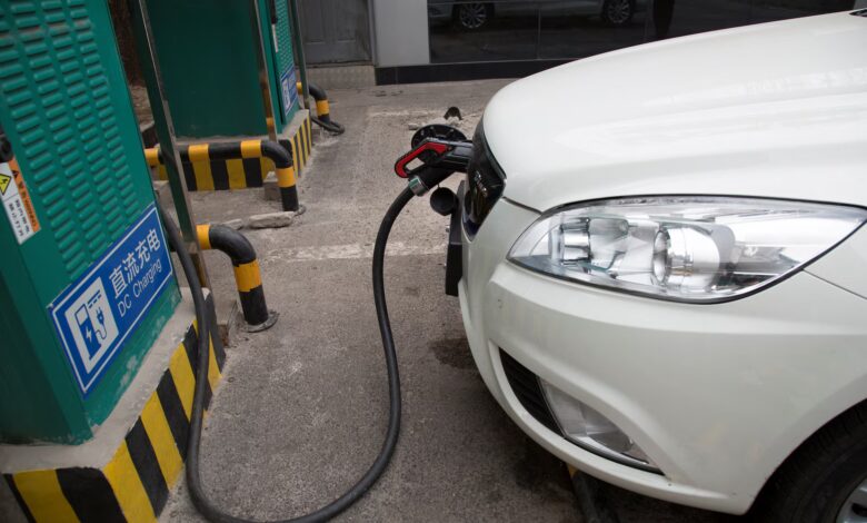 NEV China Kian Mendominasi, Penjualan Mobil Bensin Semakin Terdesak