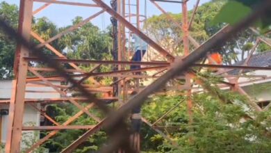 2 Santri Brebes Panjat Menara 50 Meter, Sempat Tertidur Hingga Damkar Turun Tangan
