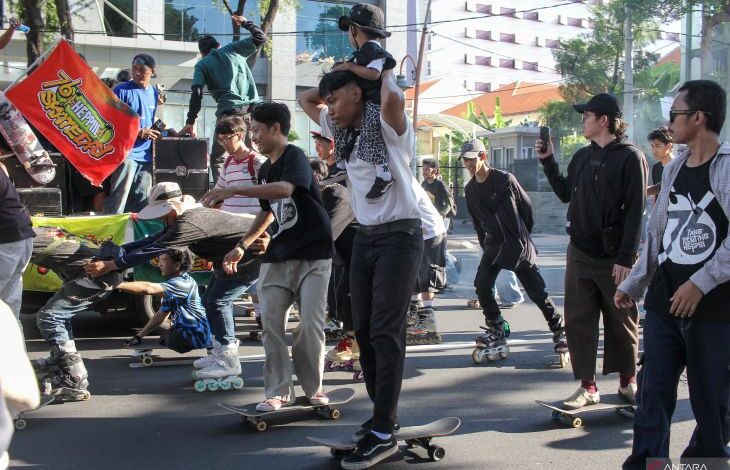 Skateboard Turun ke Jalan Surabaya, Aksi Peringatan Ini Dorong Generasi Muda