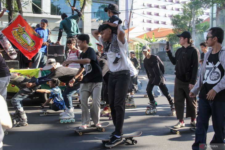 Skateboard Turun ke Jalan Surabaya, Aksi Peringatan Ini Dorong Generasi Muda