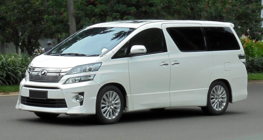 Toyota Vellfire 2012 Turun ke Rp190 Jutaan, Kabin Mewahnya Masih Sulit Ditandingi