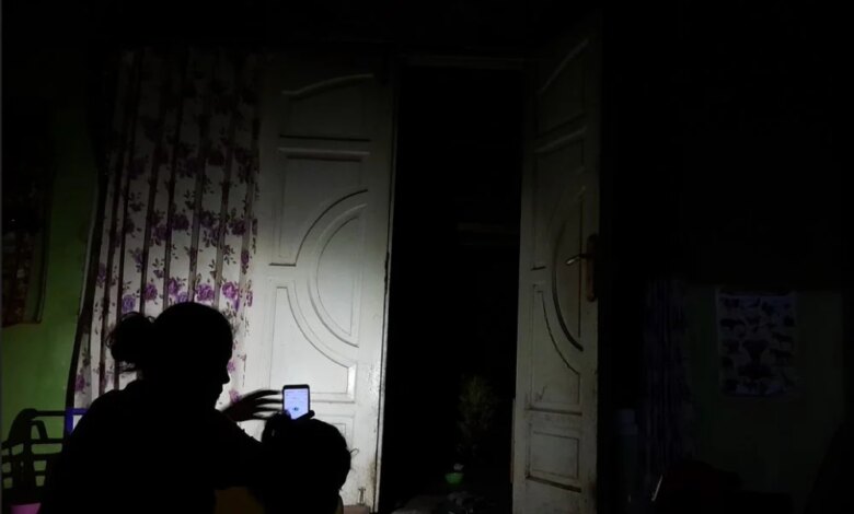 Listrik Kembali Menyala Justru Saat HP dan Laptop Paling Rentan Rusak
