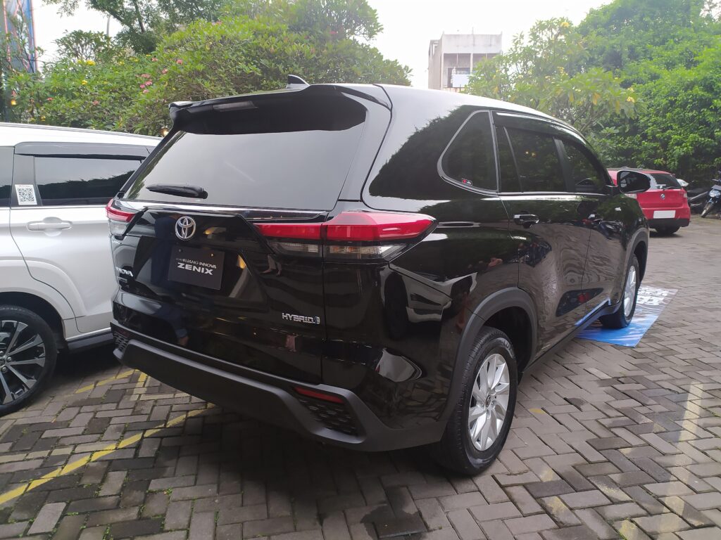 Innova Zenix G 2026 Tak Lagi Murah, Tapi Masih Paling Masuk Akal di Kelasnya