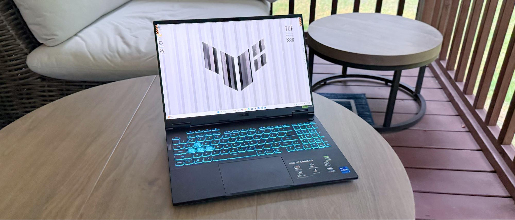 TUF Gaming F16 Turun $600, Core Ultra 9 Dan RTX 5070 Kini Terasa Lebih Masuk Akal