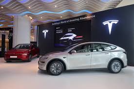Model Y L Siap Masuk Pasar AS, Tesla Siapkan Jawaban untuk Kursi Tiga yang Terlalu Sempit