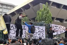PMII Jateng Goyang Pagar DPRD, Soroti Listrik Padam dan Program Pemerintah