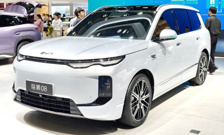 BYD Sealion 08 Tampil Beringas, SUV Besar Ini Mampu Tempuh 900 Km Sekali Isi