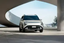 Kia Carens 2026 Mengusik Innova dan Xpander, Kabinnya Serasa Naik Kelas