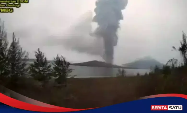 Anak Krakatau Kembali Gelisah, Gempa Dangkal Naik Tajam dari Sistem Dekat Kawah
