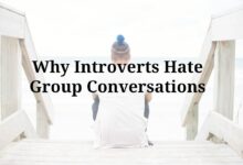 5 Hal yang Paling Menguras Energi Introvert, dari Sorotan hingga Grup Chat Tak Henti