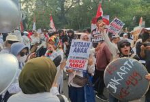 Emak-Emak Tetap Dukung MBG Meski Ada Ulat di Sayur, Uang Jajan Anak Jadi Hemat
