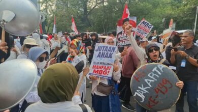 Emak-Emak Tetap Dukung MBG Meski Ada Ulat di Sayur, Uang Jajan Anak Jadi Hemat
