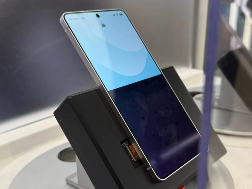 Layar Anti-Intip Samsung Disebut Turun ke Galaxy S27 Pro, Privasi Makin Luas