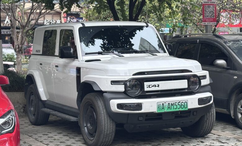 Biaya Operasional iCAR V23 Cuma Rp 153 Ribu Sebulan, Selisihnya Bikin Mobil Bensin Terlihat Mahal