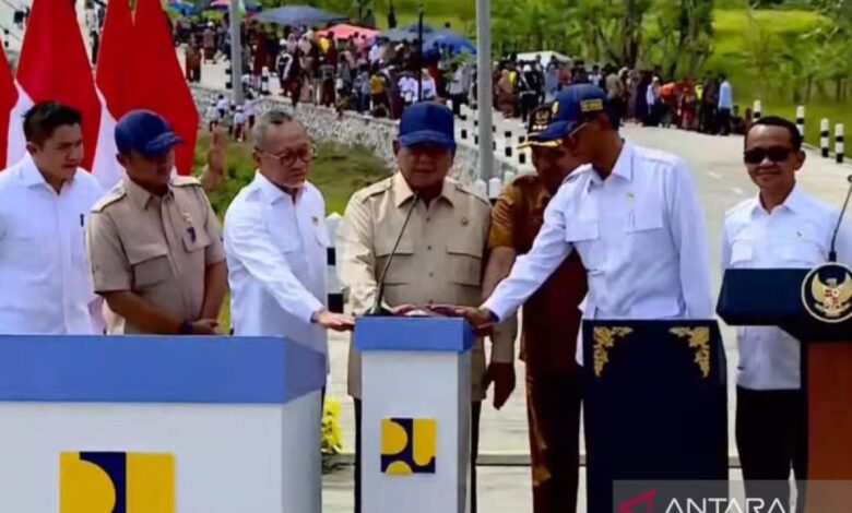 Prabowo Resmikan 1.151 Km Jalan Daerah, Taruhan Besar Turunkan Biaya Logistik