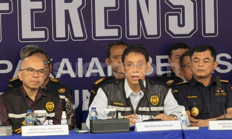 Purbaya Dukung Jalur Hukum Terberat untuk Impor Pakaian Bekas Ilegal
