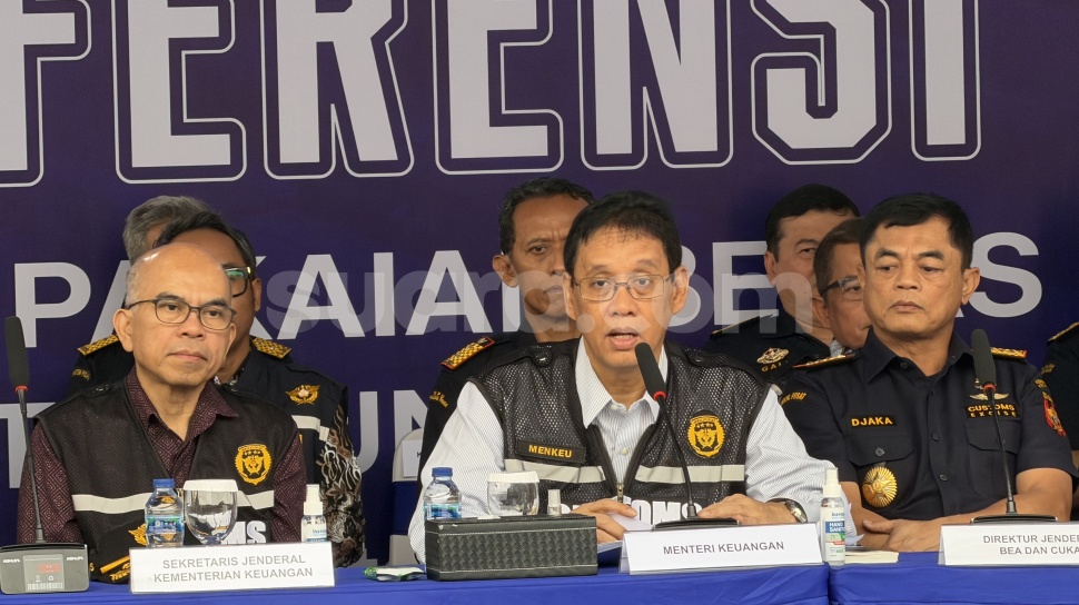Purbaya Dukung Jalur Hukum Terberat untuk Impor Pakaian Bekas Ilegal