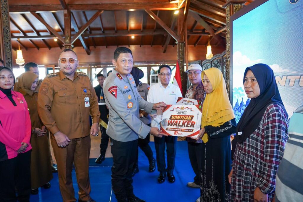 Bakti Kesehatan Polri di Tegal Diserbu Warga, 975 Orang Nikmati Layanan Gratis