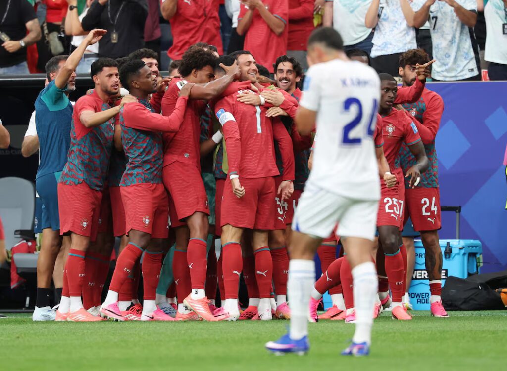 Ronaldo Pecah Rekor Dunia, Portugal Menang 5-0 dan Kirim Pesan Keras ke Grup J