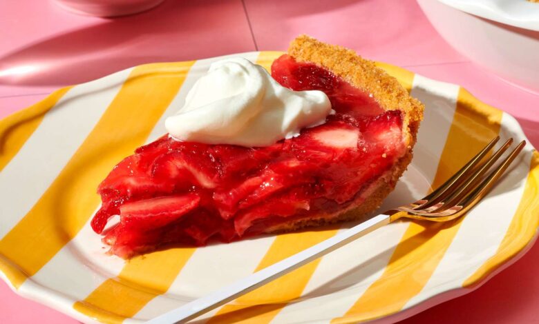 Strawberry Glazed Pie Tanpa Oven, Dessert Dingin Ini Tetap Tampak Mewah