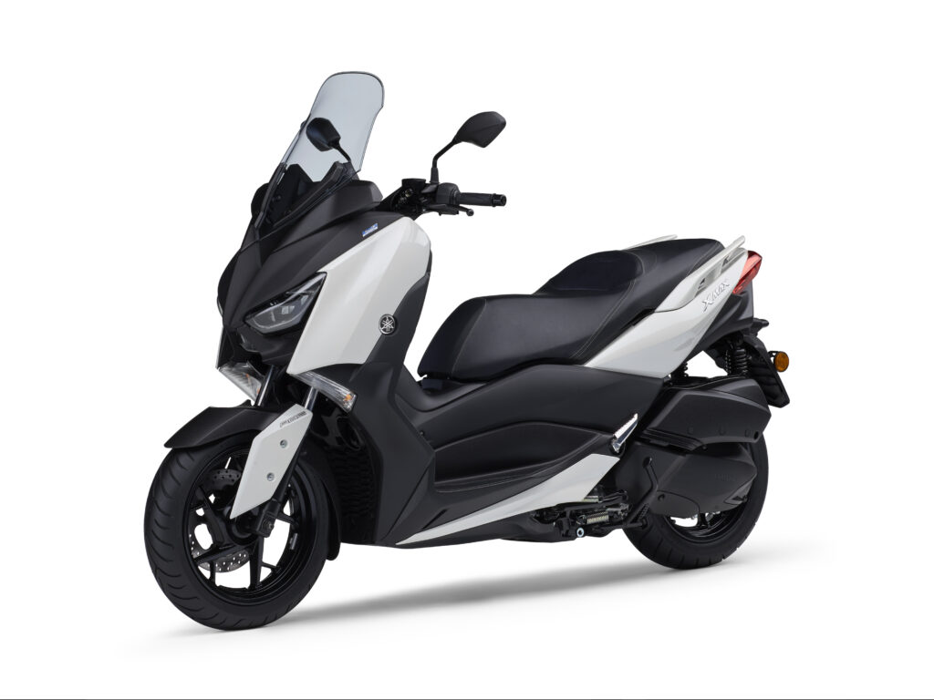 Yamaha XMAX 250 Makin Cocok untuk Touring, Navigasi Kini Muncul di Panel Digital