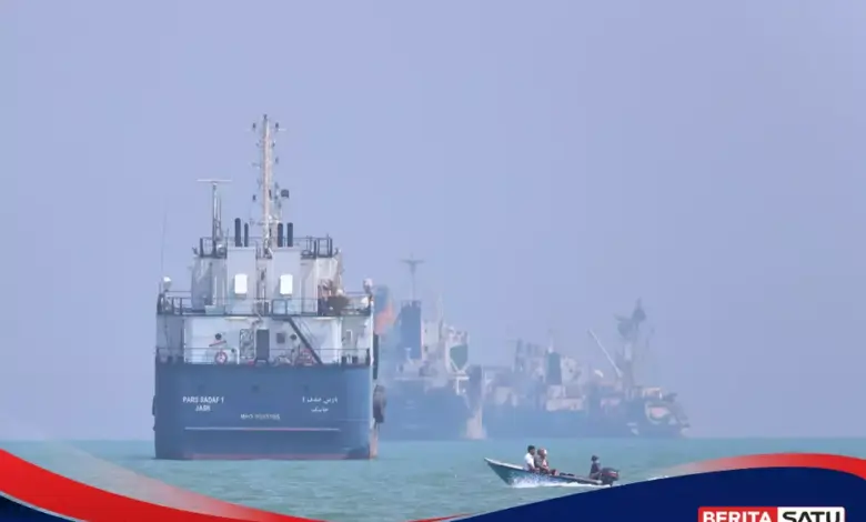 Selat Hormuz Mulai Ramai Lagi, Tapi Jalur Minyak Dunia Masih Jauh dari Aman