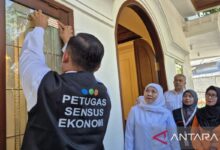 Khofifah Minta Warga Jatim Jangan Tutup Pintu untuk Sensus Ekonomi 2026