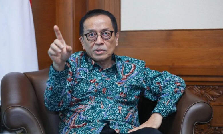 Likuiditas Bank Masih Kuat, OJK Wanti-Wanti Risiko Daya Beli dan PHK