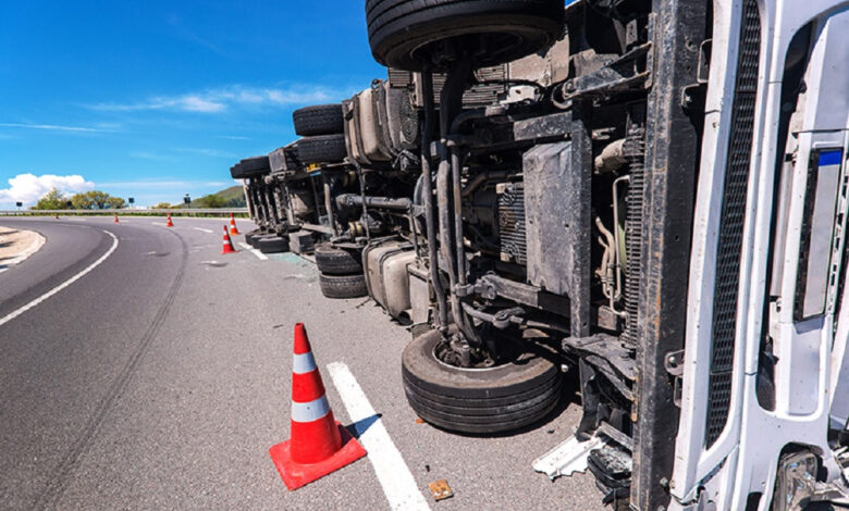 Evakuasi Truk Besi di Tomang Berlarut, Arteri S Parman Tersendat Seharian