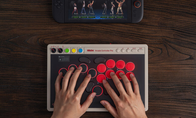 8BitDo Arcade Controller Pro Makin Padat, Punya Layar Sendiri dan Switch Hot-Swappable