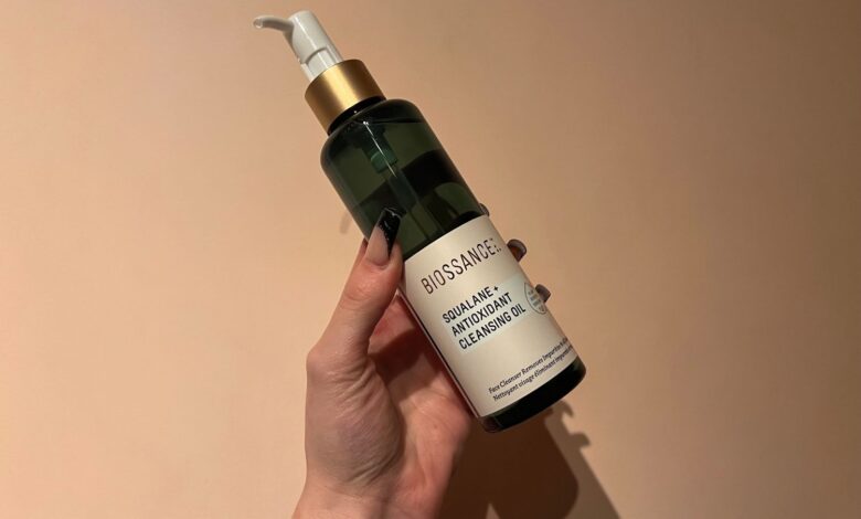 4 Cleansing Oil Squalane yang Angkat Makeup Tanpa Bikin Kulit Kering