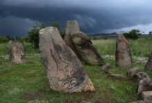 36 Pilar Batu Tiya yang Sunyi, Situs Makam Kuno Ini Masih Menyimpan Misteri
