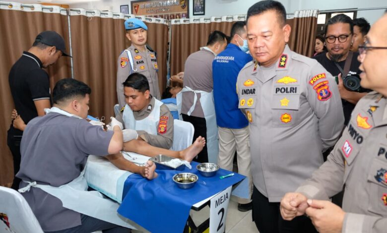 Ribuan Warga Balikpapan Dapat Layanan Gratis, Bakti Kesehatan Polda Kaltim Lewati Target