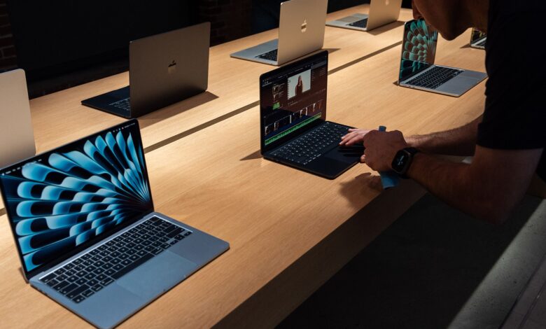 Apple Mulai Naikkan Harga Mac dan iPad, Ledakan AI Ikut Menekan Pembeli